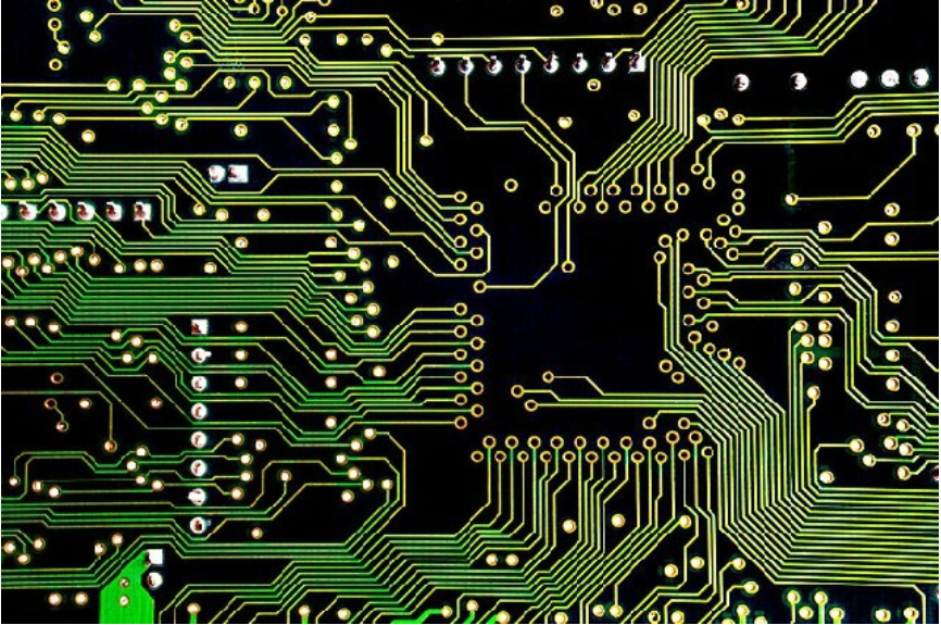 自己設(shè)計 PCB 電路板，需要學習哪些科目？